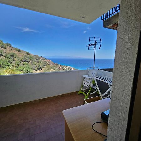 Apartamento Nuova Casa Giulia Letojanni Exterior foto