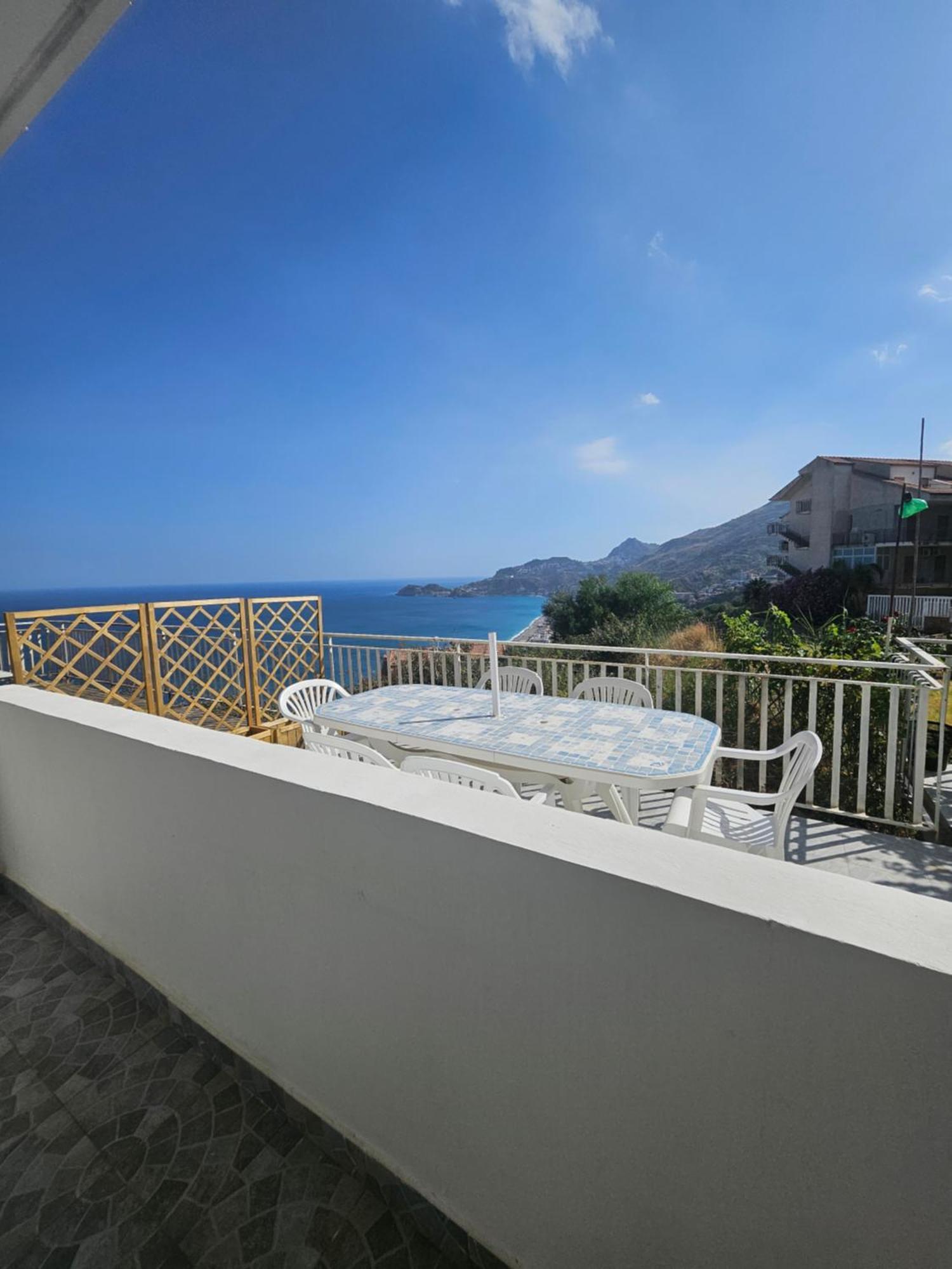 Apartamento Nuova Casa Giulia Letojanni Exterior foto