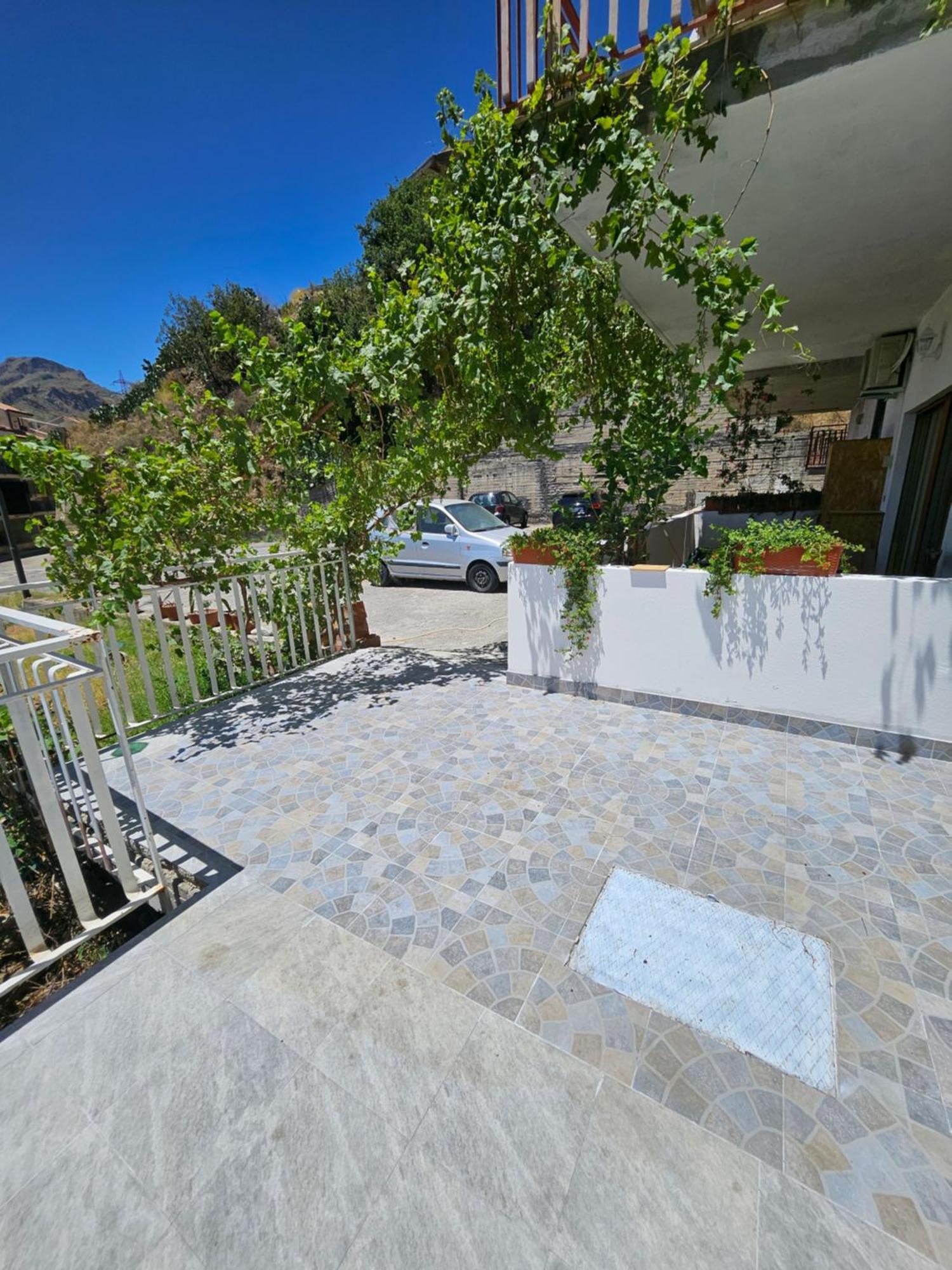 Apartamento Nuova Casa Giulia Letojanni Exterior foto