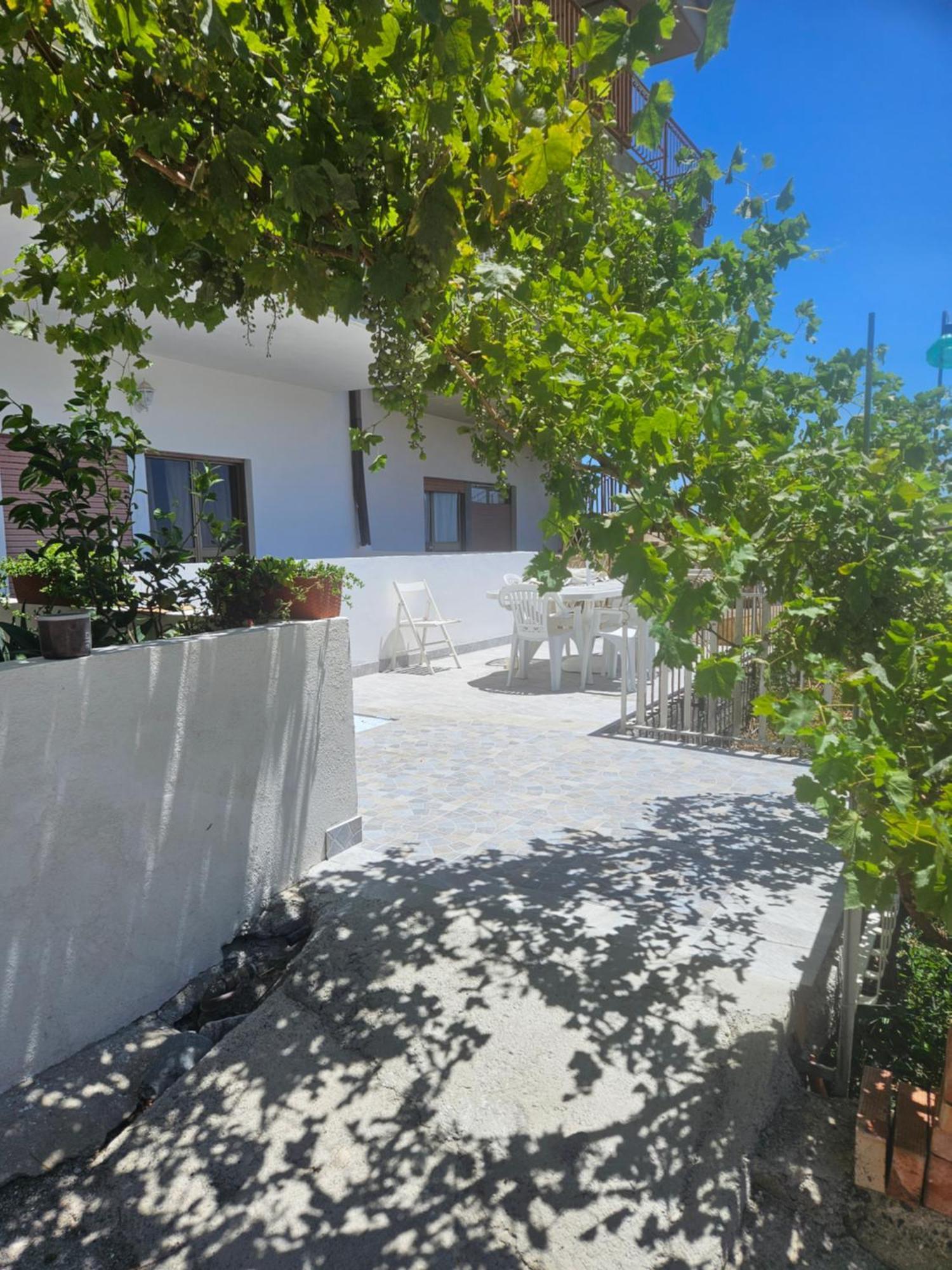 Apartamento Nuova Casa Giulia Letojanni Exterior foto
